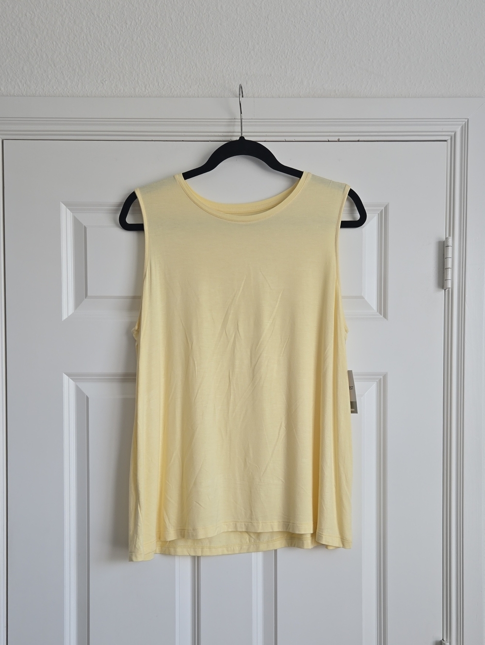 Nine West Light Yellow Sleeveless Scoop Neck Tank